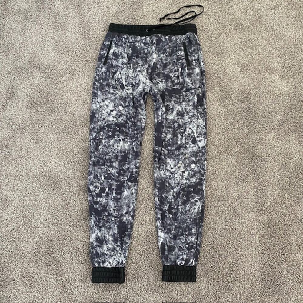Willow & Clay Camo Joggers‎ Faux Leather Details Black Gray White Women's Large